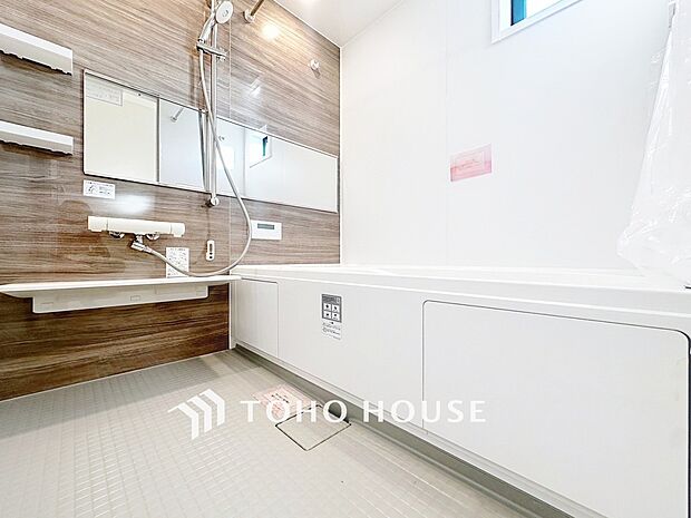 心地よいバスタイムを演出する浴室はゆとりあるサイズを採用。