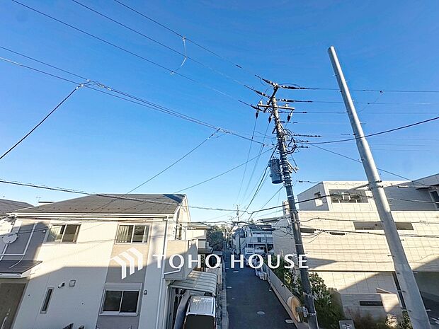 その豊かな眺望にふさわしい空間には、通風・採光にも優れ、心地よい光と風があふれています。