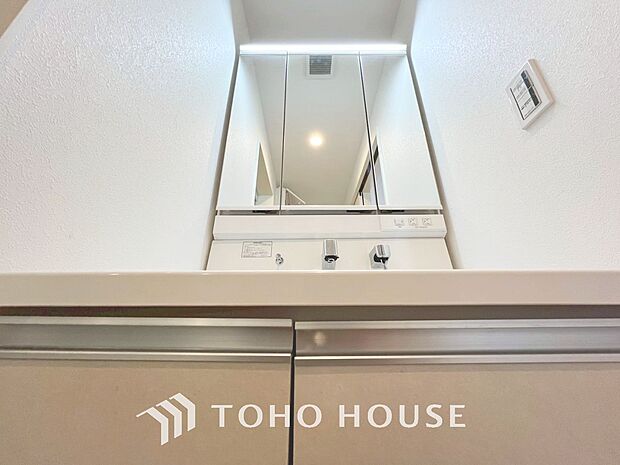 「洗面台」シンプルだからこそ使いやすい。スタンダードなデザインの洗面ボウルは清潔感あるホワイトです。