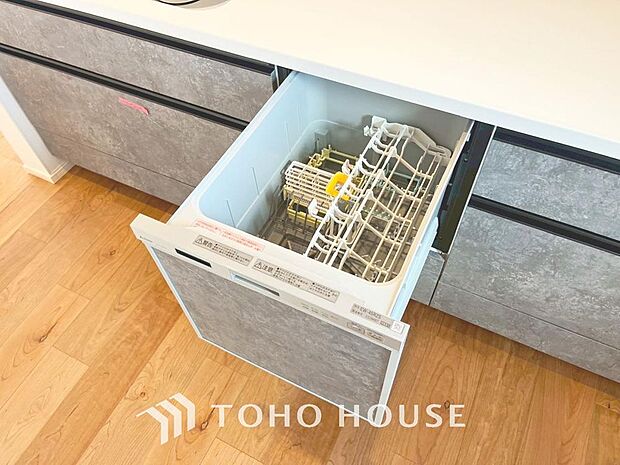 通常の手洗いでは使用出来ないほど高温のお湯や高圧水流を使うことにより汚れを効果的に落とすことができる。殺菌効果が非常に高く哺乳瓶などを使う家庭で需要が高く大変便利。