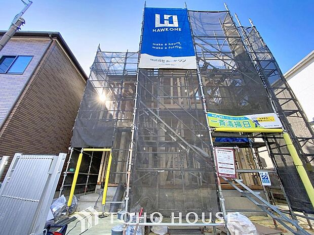 「2026年1月完成予定の4LDK」1階LDKは約19帖、バルコニーに面した約7.5帖の主寝室にはウォークインクローゼットも設置されます。