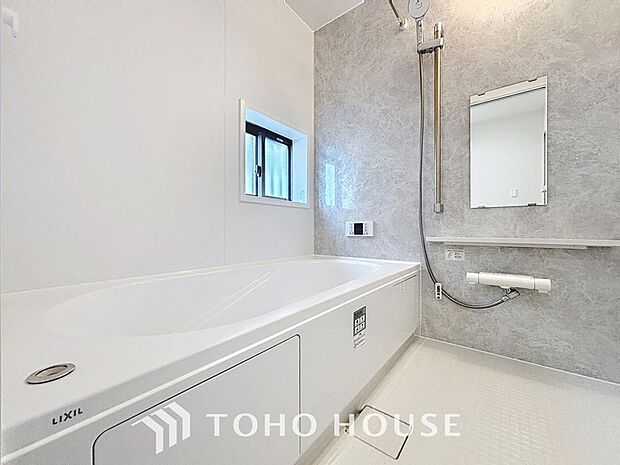 「一日の疲れをリフレッシュ。快適バスルーム。」癒しの空間バスルームです。天気に左右されずに洗濯物を乾かせる、浴室乾燥機・オートバス機能付きです。