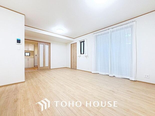 「開放感に満たされる。家族の和み空間」大切なご家族が集まるリビング。家族だんらんの時間が自然と増えそうなこだわりの空間です。