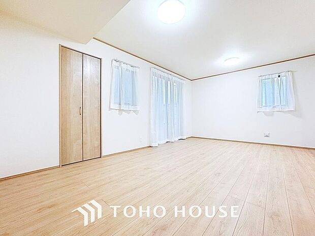 「フレキシブルに使えます」書斎としても、趣味やくつろぎのスペースとしてお使いいただけます。家族と一緒に楽しい時間を過ごす中にも、一人でくつろげる時間と場所は特別なものになります。