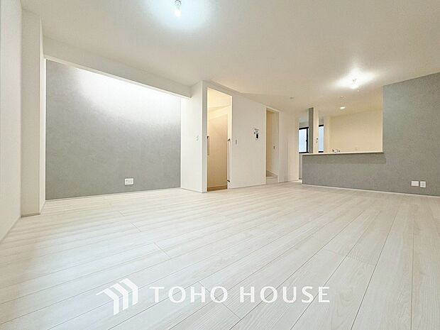 造りこんだ空間演出の妙が生み出す光と質のハーモニーはこの住宅のクオリティの良さを実感させてくれます。