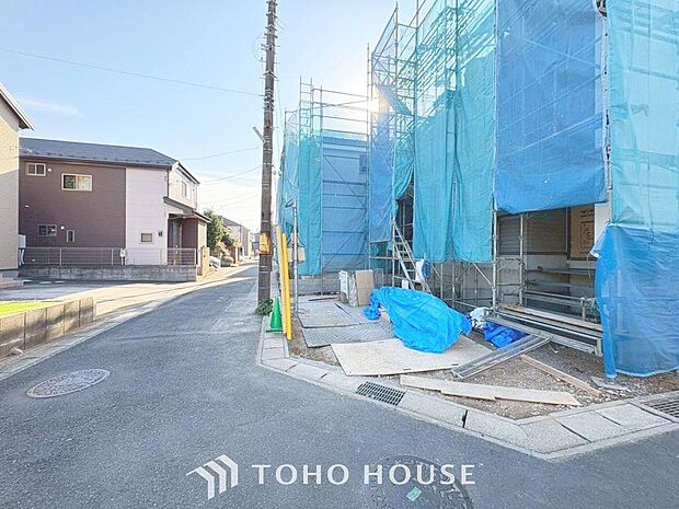 「前面道路」北側4m 東側4m 角地