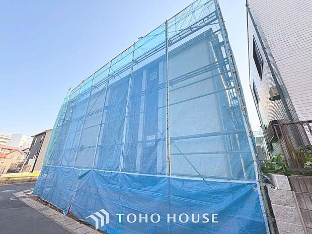 「外観」今日も、明日も、この街で、きっと誰かがしあわせになる物語が描かれていくはずです。爽快な風も毎日やさしく頬をなででくれます。