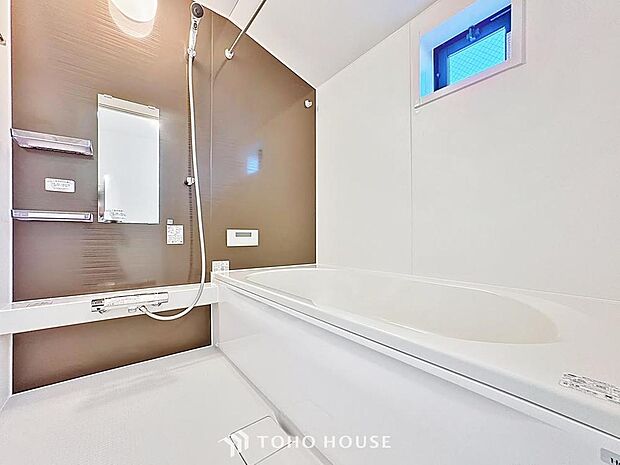 「一日の疲れをリフレッシュ。快適バスルーム。」癒しの空間バスルームです。天気に左右されずに洗濯物を乾かせる、浴室乾燥機・オートバス機能付きです。