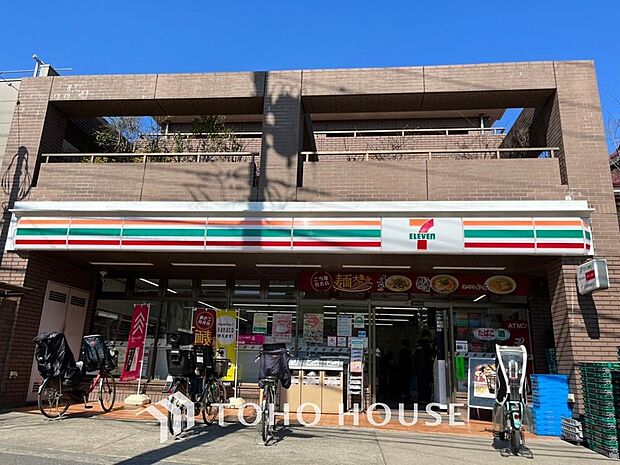 セブンイレブン 熊の前店まで約633m。