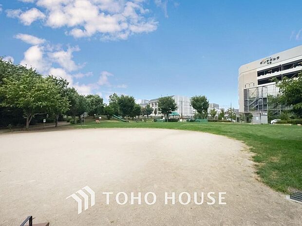 千住大橋さくら公園 まで約1303m。