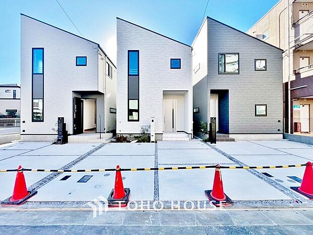 「カースペース2台。」2台分の駐車スペースがあるので、お子様の自転車やバイク置き場にするスペースとしてもご利用いただけます。