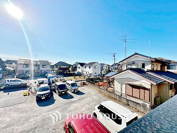 「穏やかな街並みの眺望」穏やかな街並みを一望しながら、爽やかな風と柔らかく降り注ぐ陽光を感じて頂けます。心地良い開放感が暮らしにゆとりと充足感をもたらします。