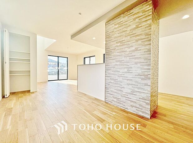 「アイランドキッチンを採用」