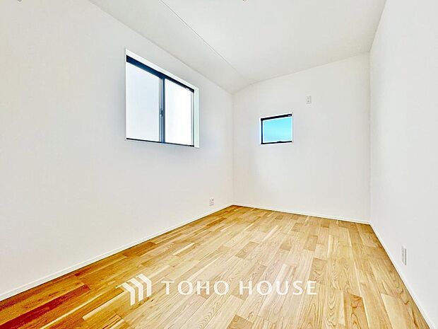 「二面採光・通風良好◎」居室に窓が2ヶ所あるので、明るさの確保と、風の通り道ができることで換気のしやすいお家になっています。