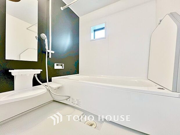 「一日の疲れをリフレッシュ。快適バスルーム。」癒しの空間バスルームです。天気に左右されずに洗濯物を乾かせる、浴室乾燥機・オートバス機能付きです。