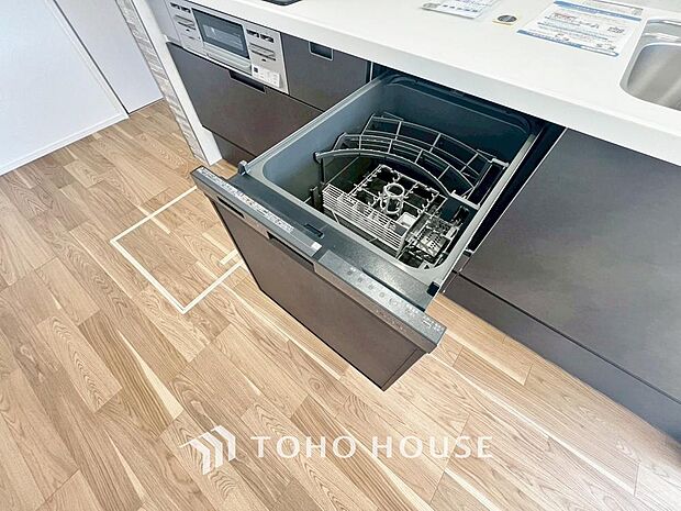 通常の手洗いでは使用出来ないほど高温のお湯や高圧水流を使うことにより汚れを効果的に落とすことができる。殺菌効果が非常に高く哺乳瓶などを使う家庭で需要が高く大変便利。