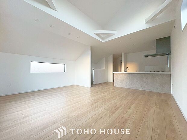 家は、ただ生活する場ではなく、笑顔の毎日、安らぎの日々のために、暮らしを愉しく、快適にする場所。