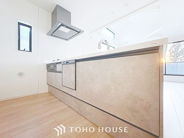 お料理の上手な方が、独壇場でお料理の腕を披露するスタイルに向いているキッチンです。