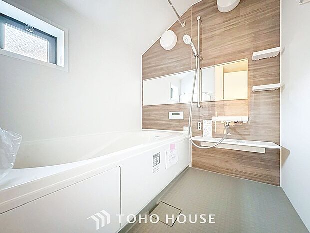 心地よいバスタイムを演出する浴室はゆとりあるサイズを採用。