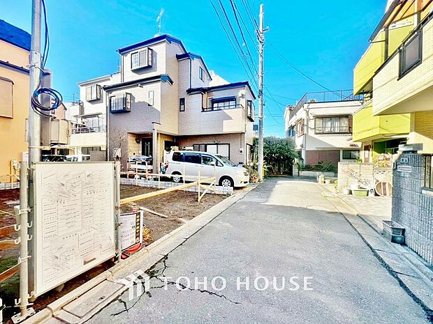 「前面道路」北側4ｍ住まい探しは街探し。みんなが街探しのポイントにしているのは何。　第1位は過半数が支持した納得の 「交通の利便性」。続いて3割以上の人が「住環境」と「公園、緑地の充実」です。