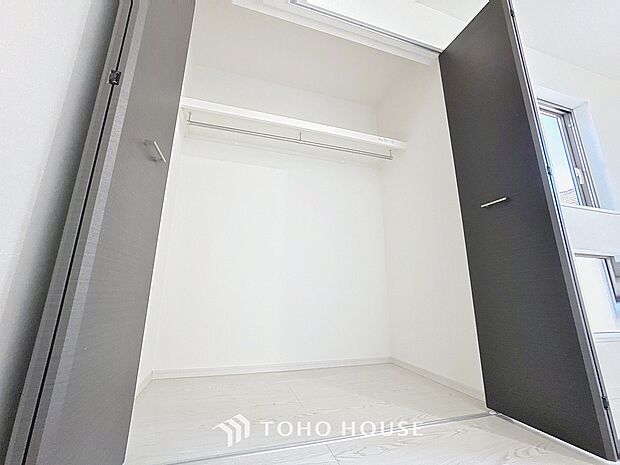 「クローゼット」