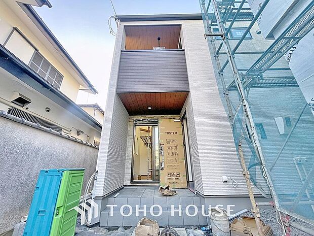 「外観」帰宅途中にショッピングやカフェを楽しんだり、利便性の良いこの地の生活は人々を魅了します。心行くままに季節の流れを感じ、ゆったりとした一時を。