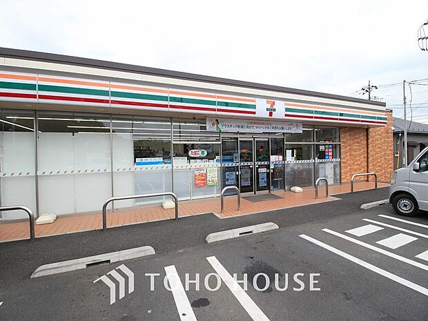 セブンイレブン　松戸八ヶ崎8丁目店まで約1400m。