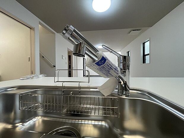 クリアな水が毎日使え、見た目にもスマートな浄水器一体型。お米を炊いたりする際には浄水機能をつかうこともできて、人気の商品です。