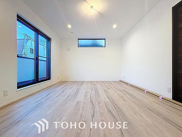 「15.5帖。ゆとりのLDK。。」広々約15帖のLDK。家族団らんの場やソファーでゆっくりとくつろぐスペースにオススメです。