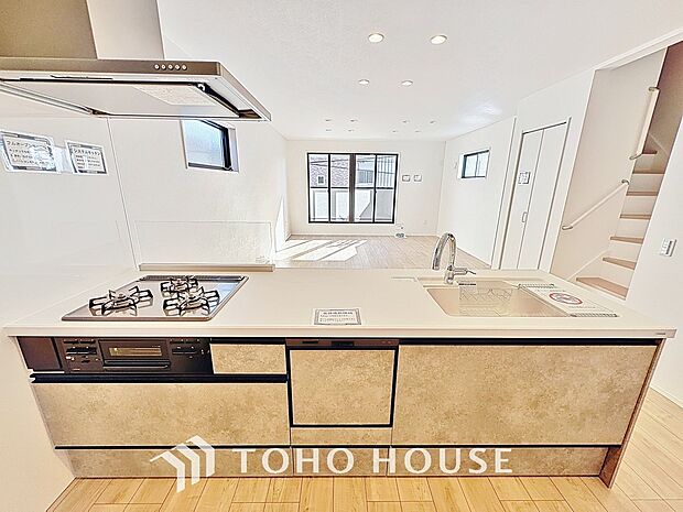 お料理の上手な方が、独壇場でお料理の腕を披露するスタイルに向いているキッチンです。