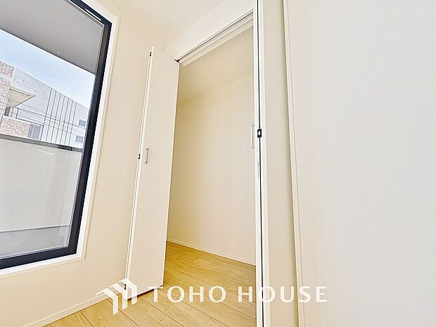 お子様のおもちゃやゴルフバック等、大きなお荷物をお持ちの方や、お荷物が多い方でも安心のスペースです。