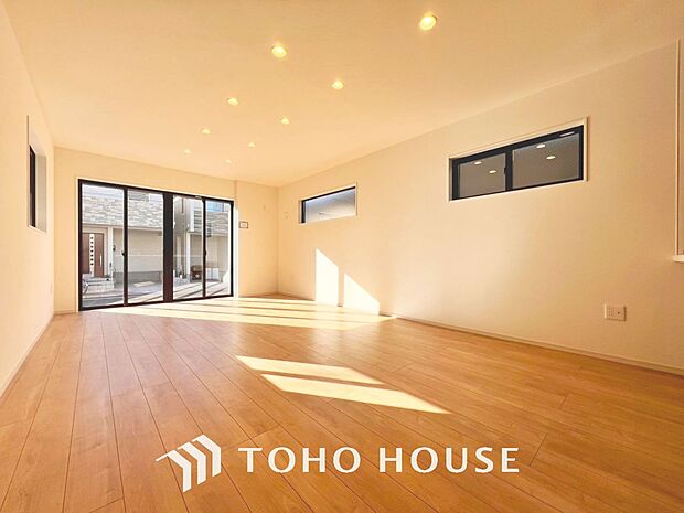 作り手の「気持ちの良いリビングでお過ごししていただきたい」という思いを感じさせます。