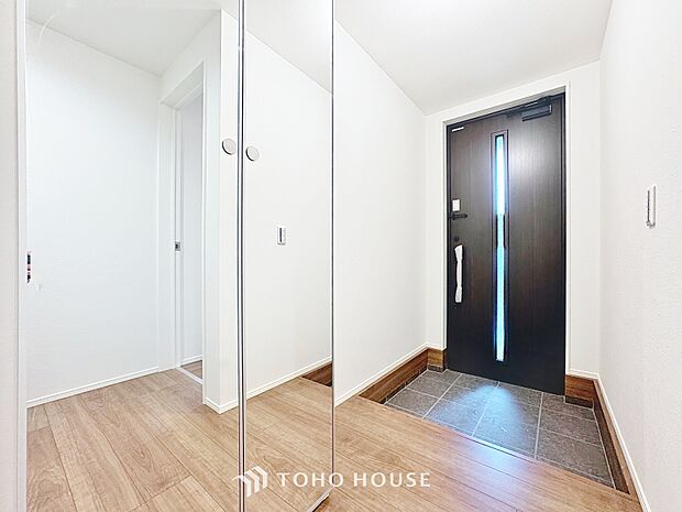 「玄関」「ただいま」・「おかえり」。新居で交わす家族同士の何気ないやり取りがただ何となく嬉しいんです。自分のお家を手に入れた事の喜びが感じられるお客様からの素敵なエピソードです。