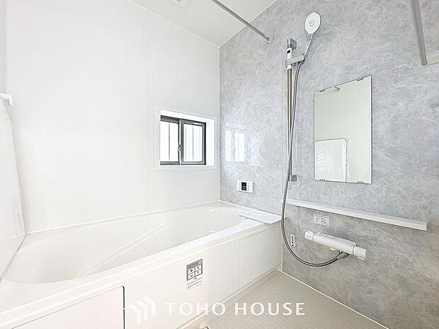 「一日の疲れをリフレッシュ。快適バスルーム。」癒しの空間バスルームです。天気に左右されずに洗濯物を乾かせる、浴室乾燥機・オートバス機能付きです。