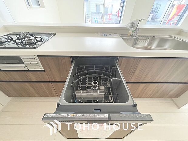 通常の手洗いでは使用出来ないほど高温のお湯や高圧水流を使うことにより汚れを効果的に落とすことができる。殺菌効果が非常に高く哺乳瓶などを使う家庭で需要が高く大変便利。