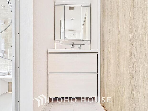 「洗面台」シンプルだからこそ使いやすい。スタンダードなデザインの洗面ボウルは清潔感あるホワイトです。
