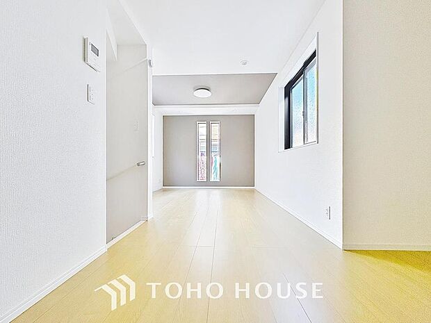 「団欒の場」忙しい朝でも、しっかり家族が揃って食事をして頂けるゆとりある大きさのダイニングスペース。手料理をテーブルで囲む素敵な時間を存分に愉しんで下さい。