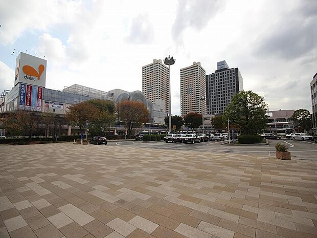 JR京葉線　新浦安駅まで約892m。