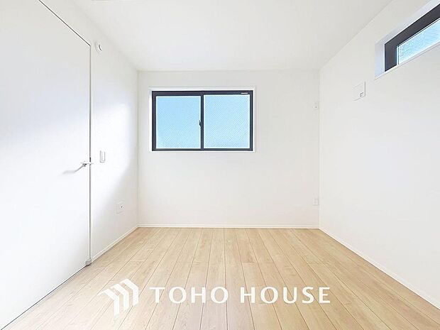 「二面採光・通風良好◎」居室に窓が2ヶ所あるので、明るさの確保と、風の通り道ができることで換気のしやすいお家になっています。