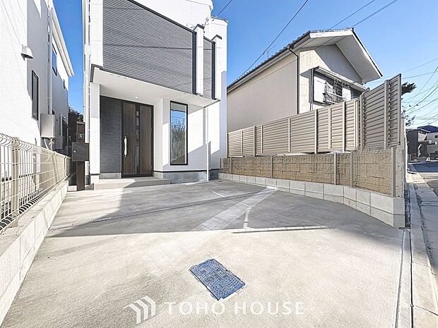 「駐車場」ファミリーカーの需要が多い中、駐車場も広めに確保いたしました。