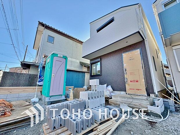 「現況」今日も、明日も、この街で、きっと誰かがしあわせになる物語が描かれていくはずです。同じ風景が毎日365日、まったく違う顔を見せてくれる。爽快な風も毎日やさしく頬をなででくれます。