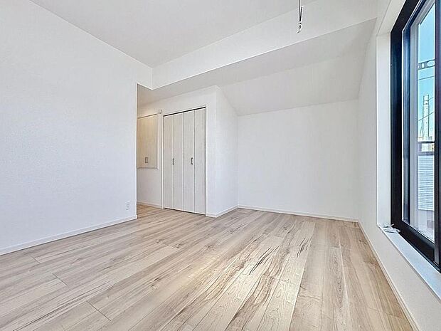 「居心地の良いナチュラル空間」お家時間を穏やかに過ごせる寛ぎの空間です。居心地の良さを実感して頂けるお部屋となっております。