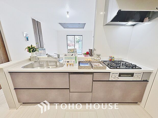 広々キッチンを採用。みんなで作った料理を召し上がりながらの会話は、どのような物になるのでしょうか。