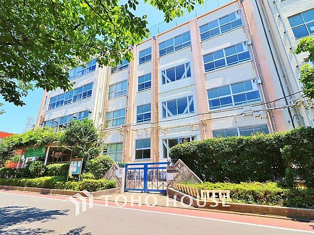 東綾瀬中学校まで約439m。