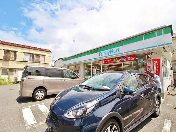 ファミリーマート奥戸5丁目店まで約279m。