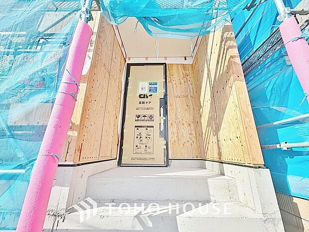 「玄関」お家の面構えの良さは玄関アプローチで決まると言っても良いでしょう。大切な「我が家」を演出するために、お家の外構周りに色々と手を加える方も増えてきています。