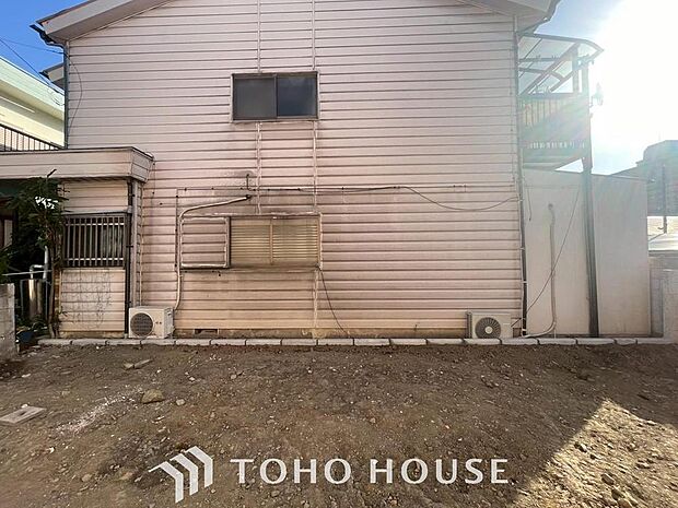 「ルーフバルコニー付き3SLDKの邸宅。」広々して快適なルーフバルコニーでは、青空の下で様々な時間をお過ごし頂けます。