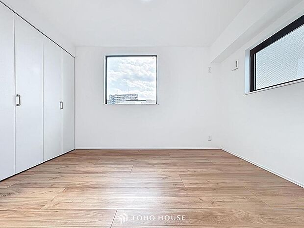 「フレキシブルに使えます」書斎としても、趣味やくつろぎのスペースとしてお使いいただけます。家族と一緒に楽しい時間を過ごす中にも、一人でくつろげる時間と場所は特別なものになります。