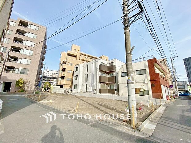 「現況」忙しく過ぎゆく日常を置き去るほど、ゆったりした時間が流れる住環境です。「快適」は「家」と「街」と「環境」が調和した時に訪れるのだと改めて感じさせてくれます。