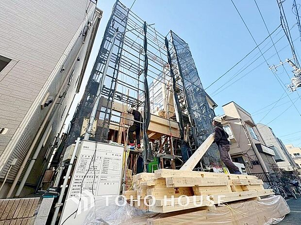 「現況」ただ「　住む　」だけじゃない。　気持ち良く住んで欲しい気持ちをこめて・・・。　お家の事、街の事、お金の事、　何でも相談して下さい。